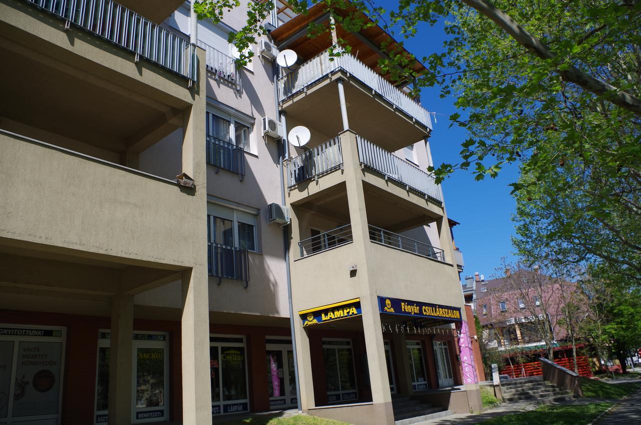 Aquamarin Studio Apartman Siófok Esterno foto